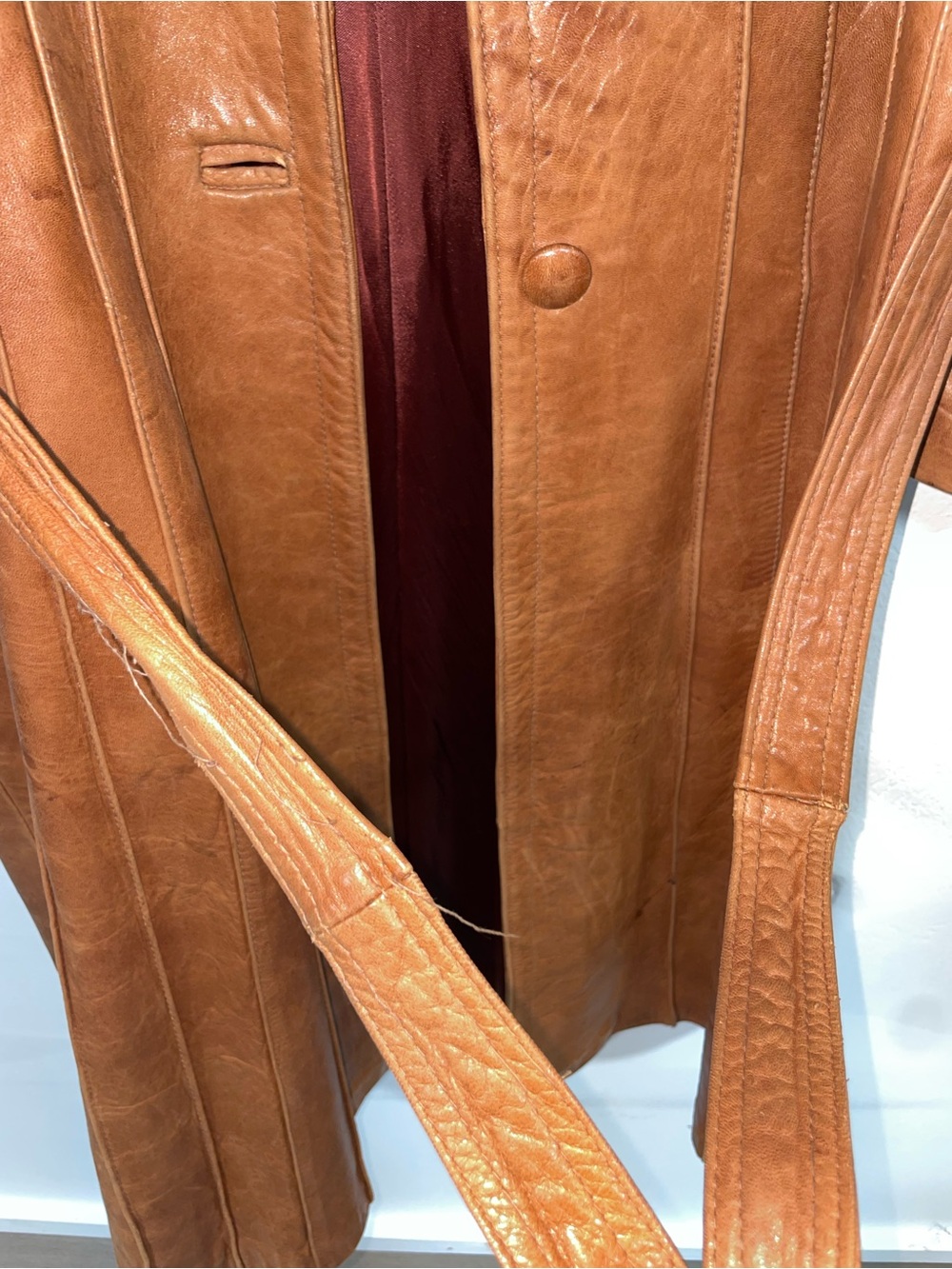 Vintage Women's Tan Leather Trench Coat - Picture 9 of 13